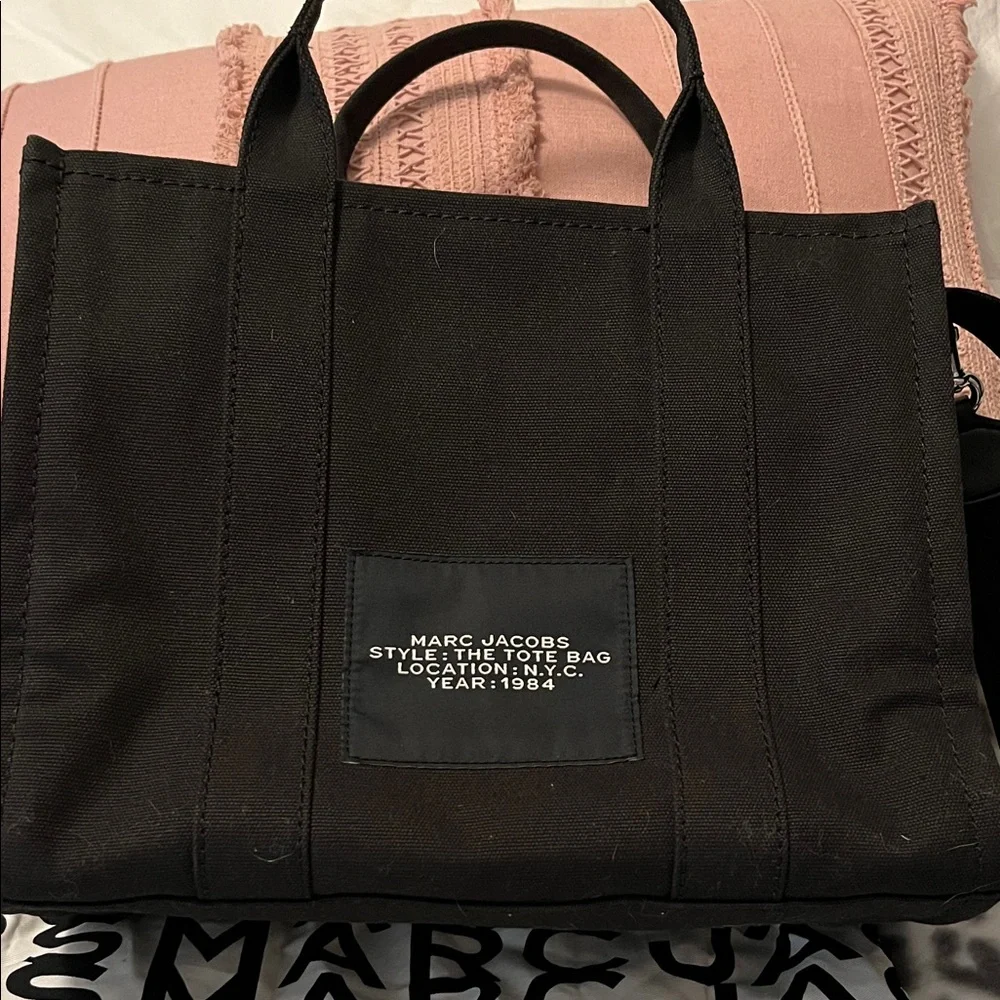 Marc Jacobs Black Canvas 'The Tote Bag' with Logo - Picture 4 of 6